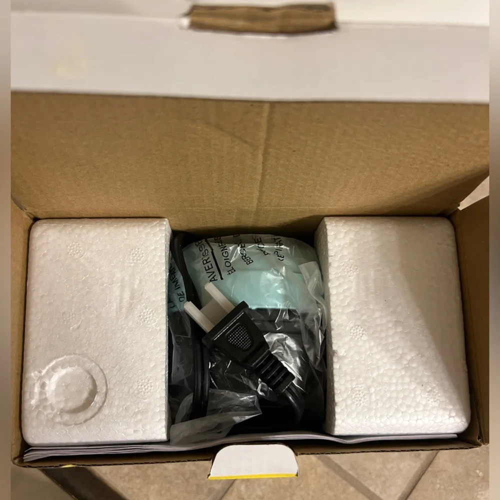 NWT BELLA Mini Cake Pop Maker